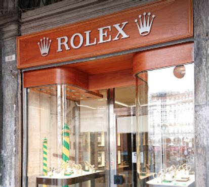 Official Rolex Retailer in Italy .